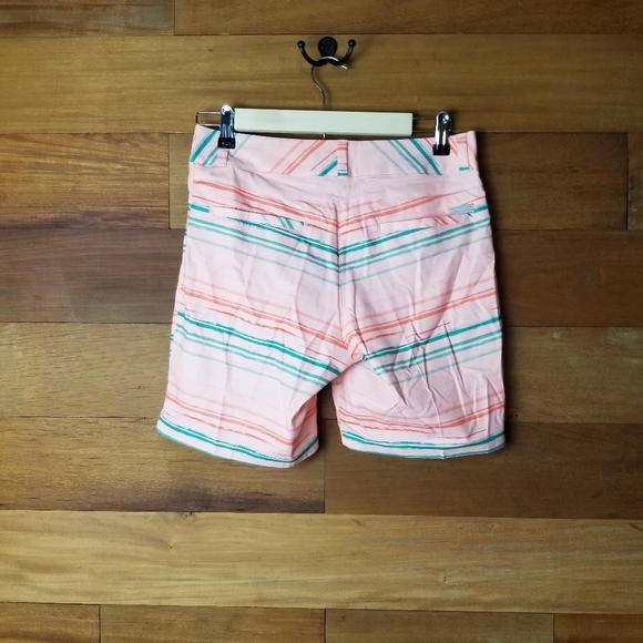 Adidas golf striped shorts size 2 - Picture 5 of 6